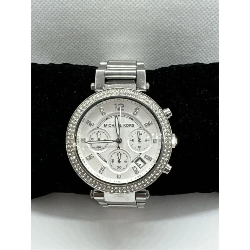 Michael Kors MK5353 Women Silver Stainless Steel Analog Dial Wrist Watch JNA379